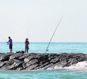 Almassora acota las horas de pesca durante el estío